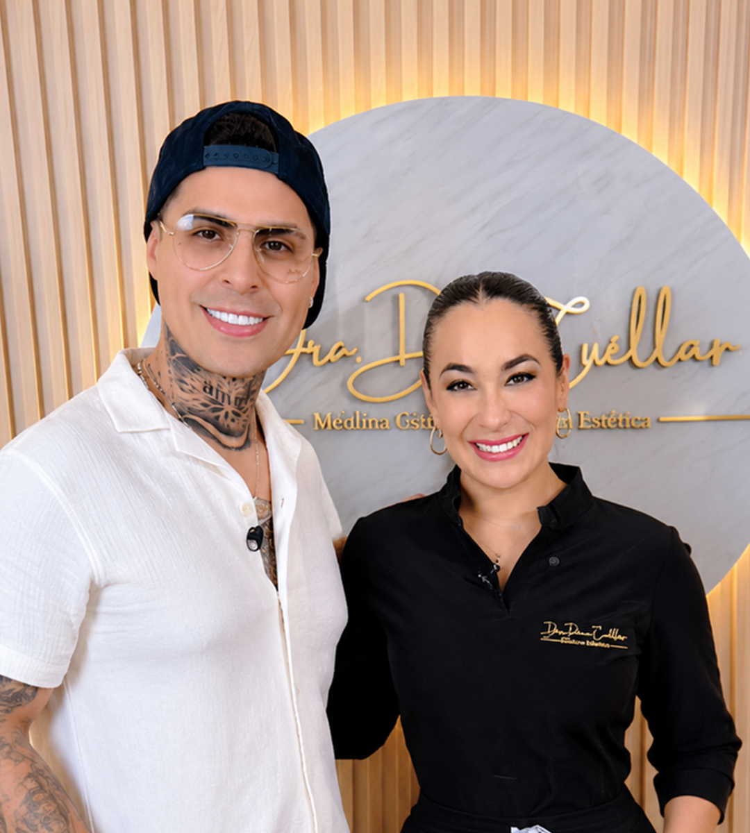 Paul Michael junto a la doctora Diana Cuéllar